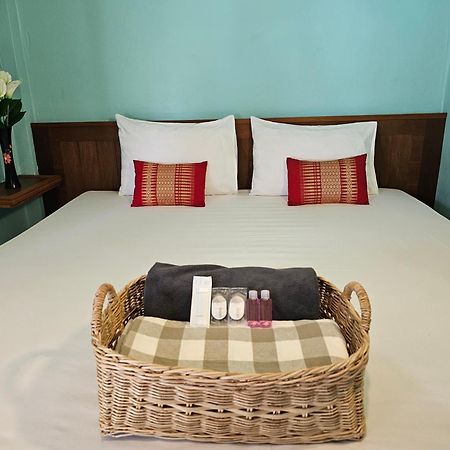 Koh Ngai Kaimuk Thong Resort Екстер'єр фото
