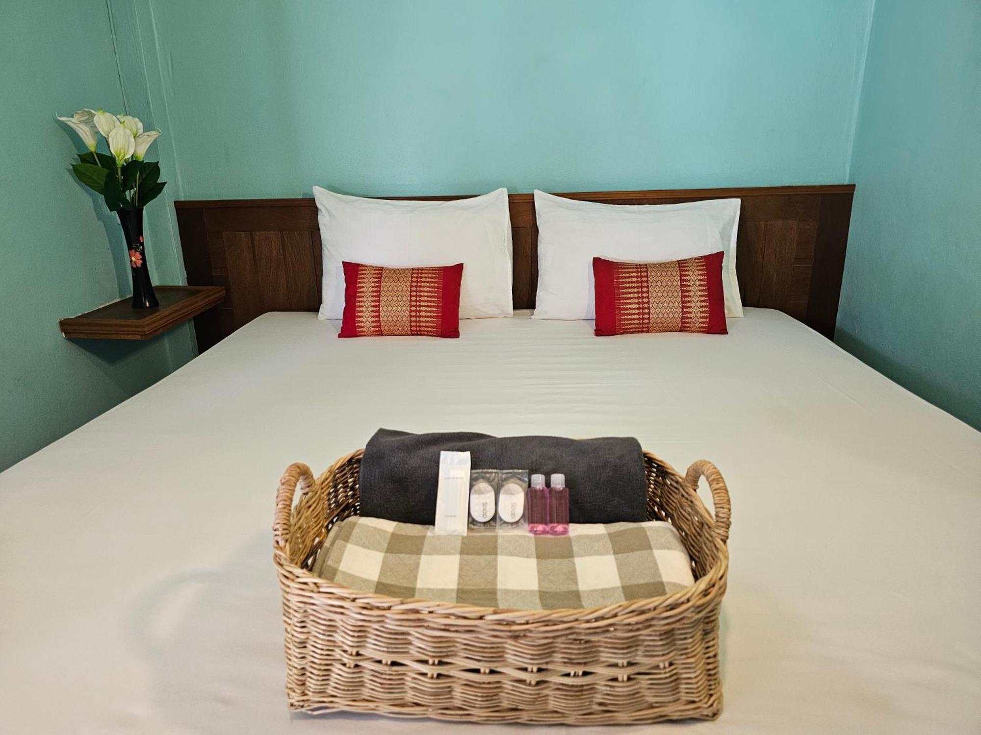 Koh Ngai Kaimuk Thong Resort Екстер'єр фото
