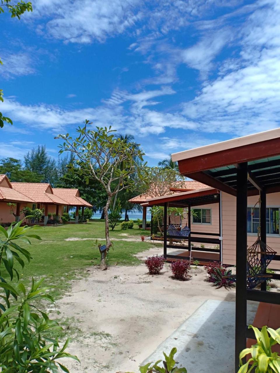 Koh Ngai Kaimuk Thong Resort Екстер'єр фото
